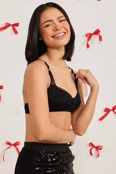 clovia-picture-non-padded-non-wired-full-cup-balconette-bra-in-black-lace-979554.webp