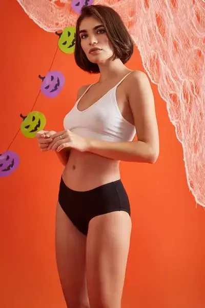 clovia-picture-mid-waist-halloween-print-hipster-panty-in-black-cotton-389942.webp