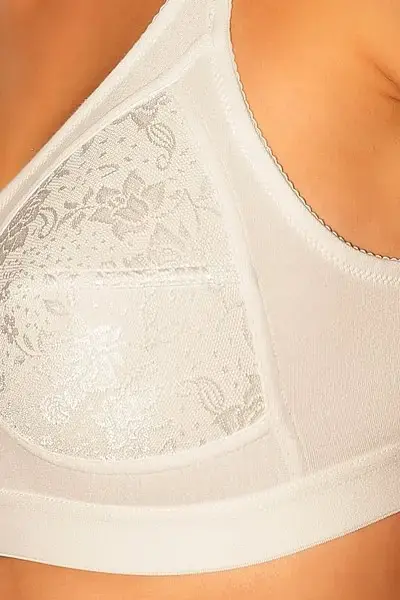 clovia-picture-padded-non-wired-full-figure-bra-in-white-cotton-694006.webp