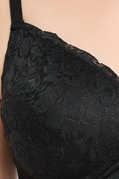 clovia-picture-padded-non-wired-full-cup-bra-in-black-lace-6-983311.webp